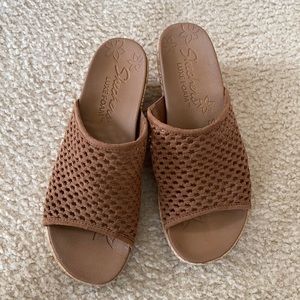 Skechers Luxe Foam sandals